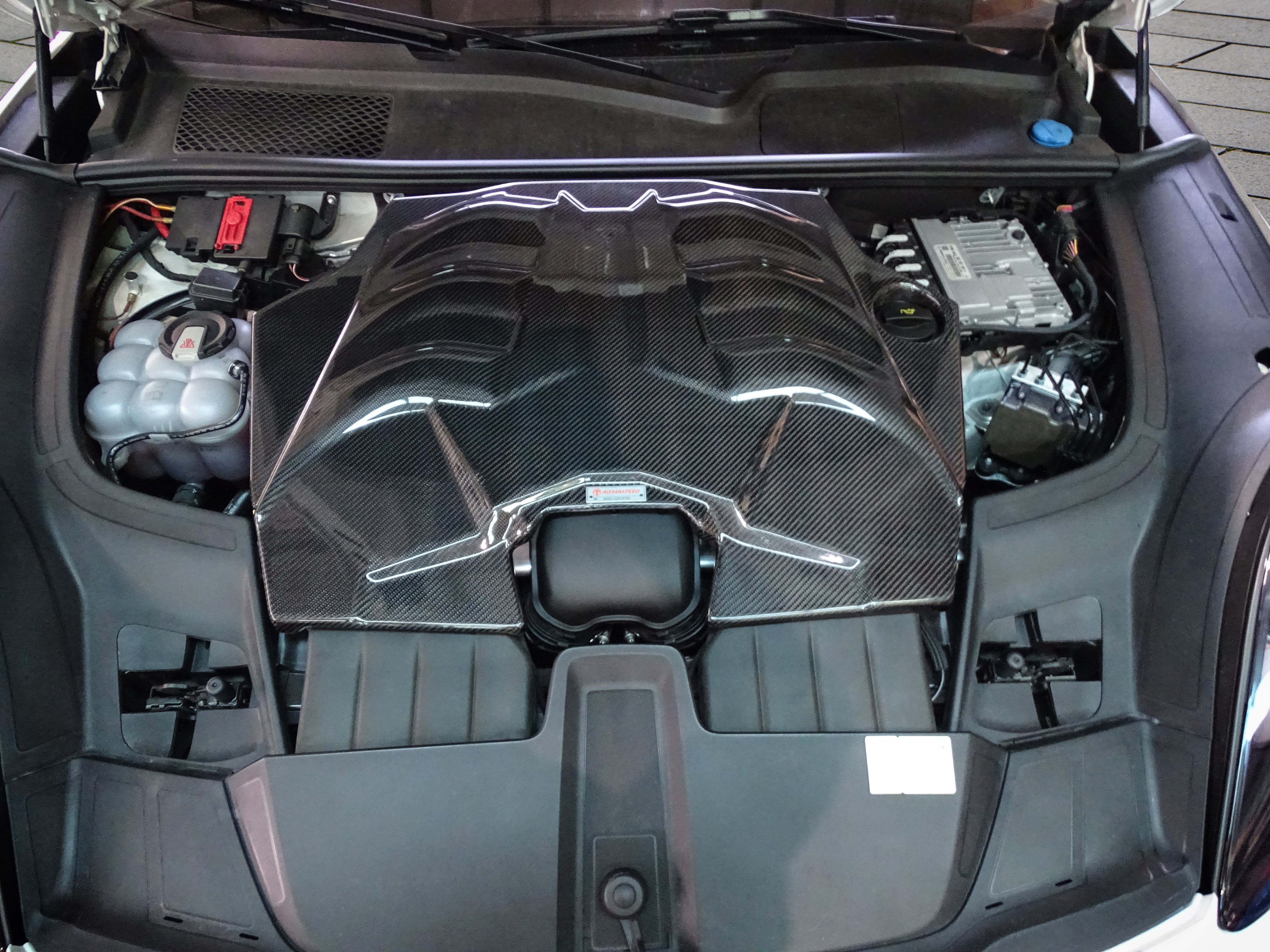 ARMASPEED Porsche Cayenne 3rd Gen | E-Hybrid / S / GTS / Turbo | Carbon Fiber Cold Air Intake