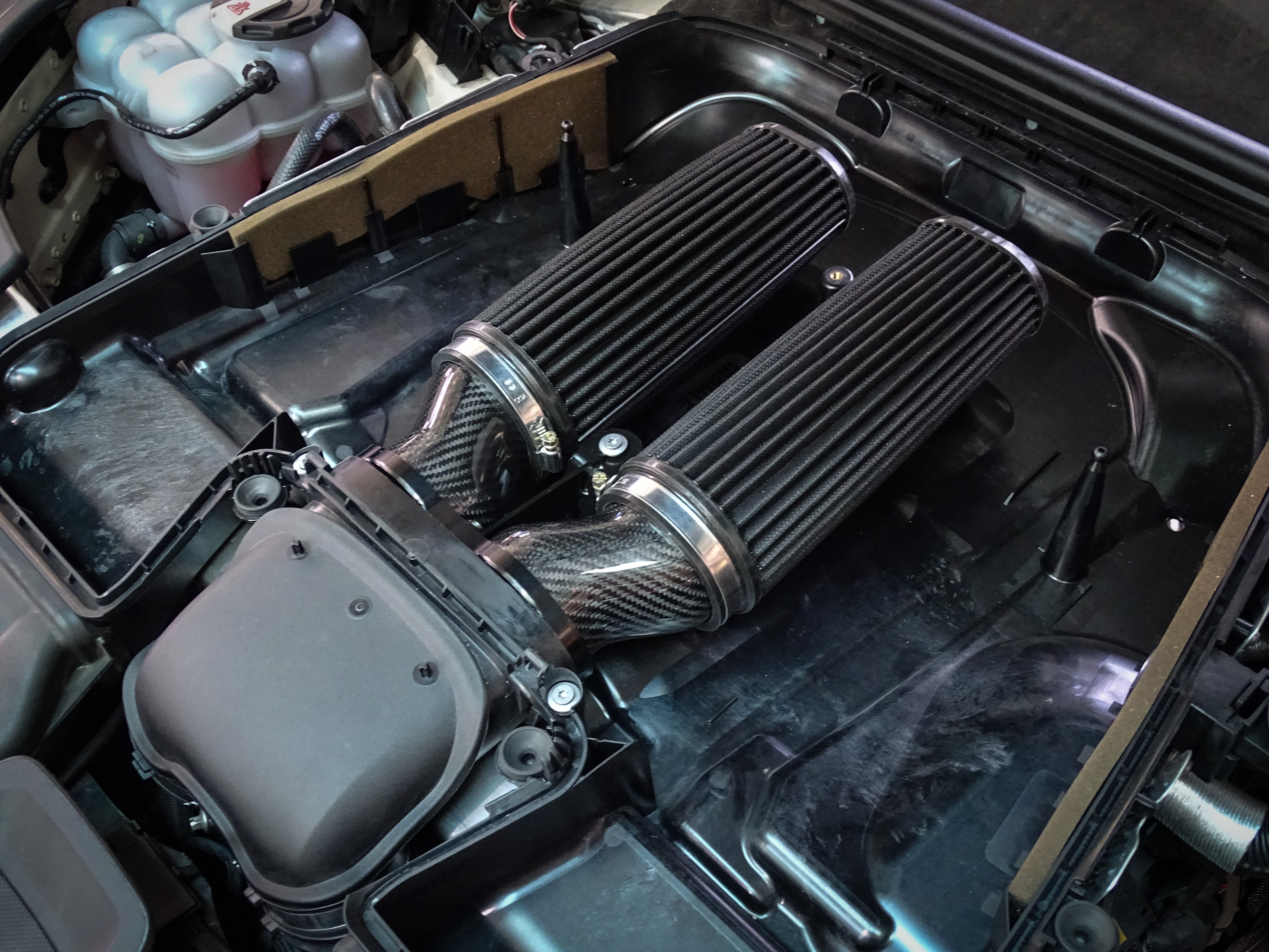 ARMASPEED Porsche Cayenne 3rd Gen | E-Hybrid / S / GTS / Turbo | Carbon Fiber Cold Air Intake