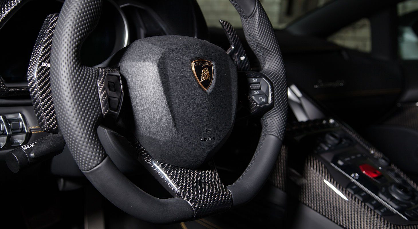 Lamborghini Aventador/Roadster | Novitec Carbon Steering Wheel Cover
